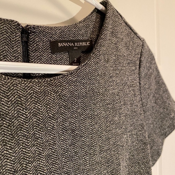 Banana Republic Short Sleeve Dress - Picture 3 of 9